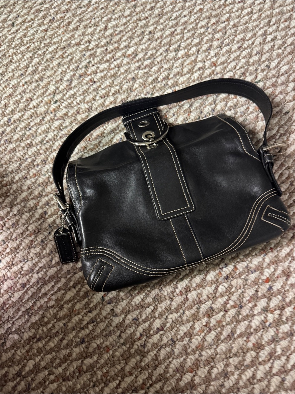 COACH Black Leather Shoulder Bag with Contrast Stitching - Picture 5 of 9